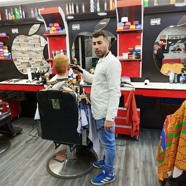 Pic of HI Barber shop